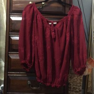 A red,light weight top